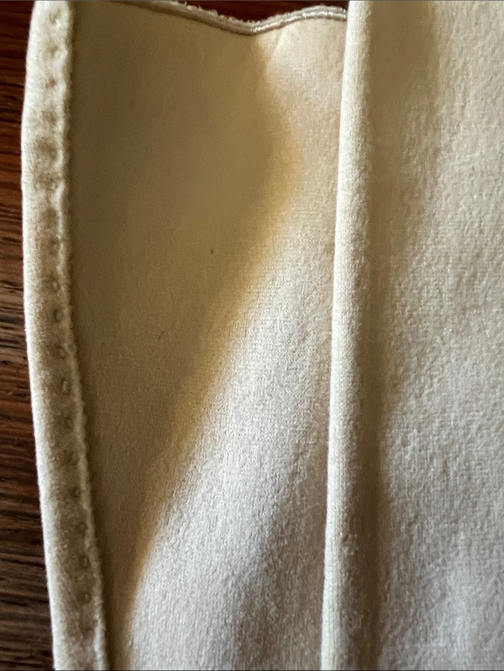 Wear Right Cream Gloves with Labelled Tag - Picture 10 of 10